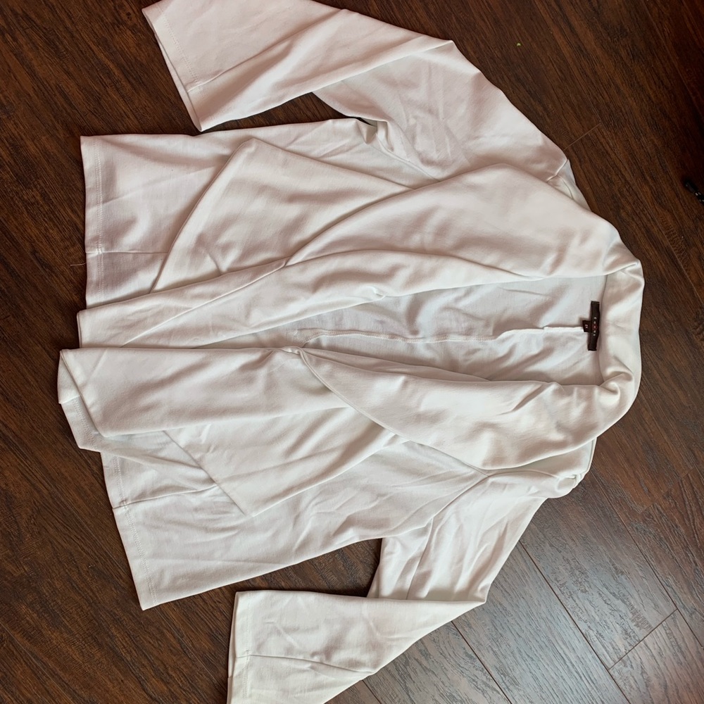 Women’s white light weight jacket 2x